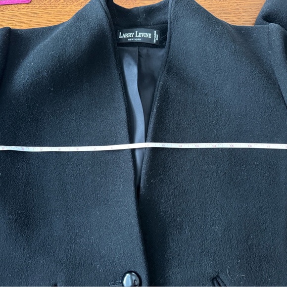 Larry Levine size medium wool blazer/coat. - Picture 8 of 11